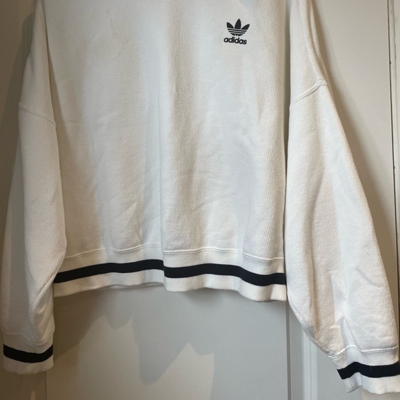 This is an Addis’s sweater. It has a zipper on the right shoulder. It is a US M - Picture 4 of 6